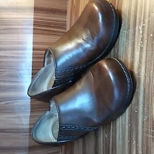 Dansko 38 brown nursing clogs mules office professional shoes 👞 8